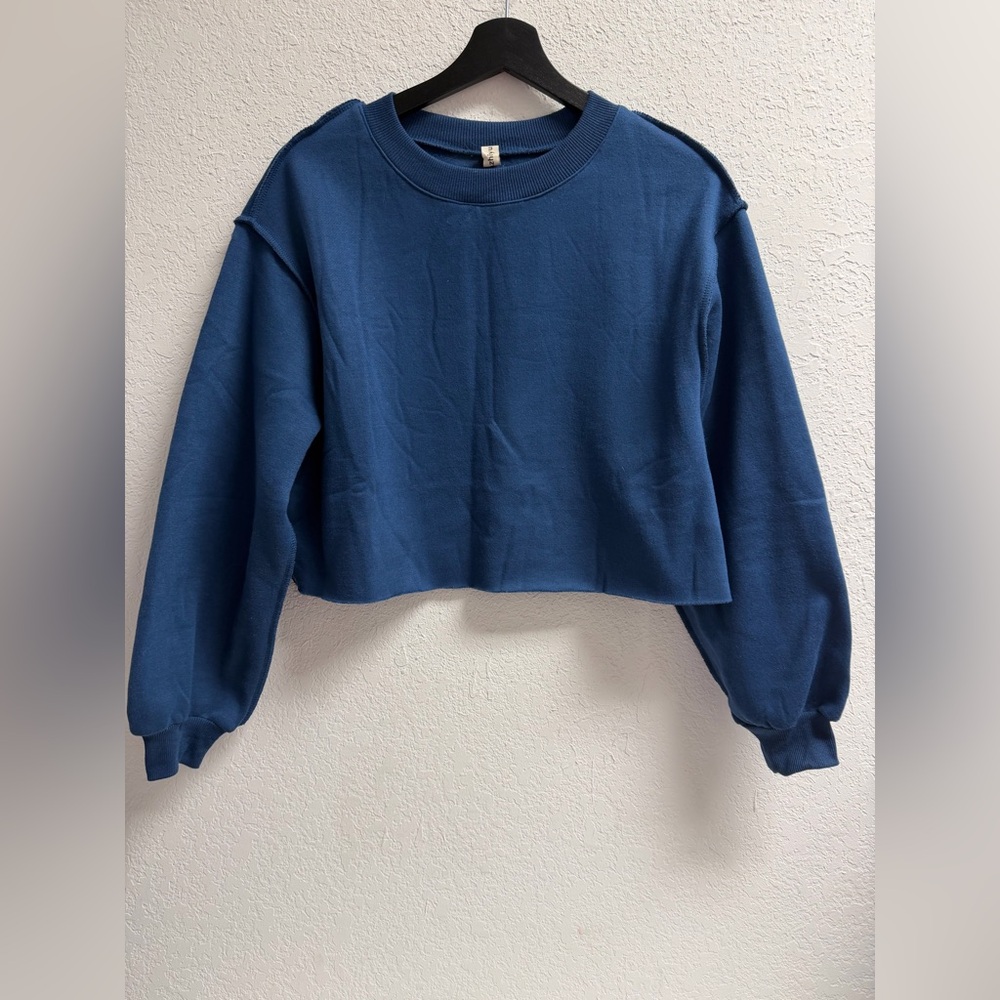 NWOT Oversized Blue Cropped Exposed seams raw hem Sweatshirt SM